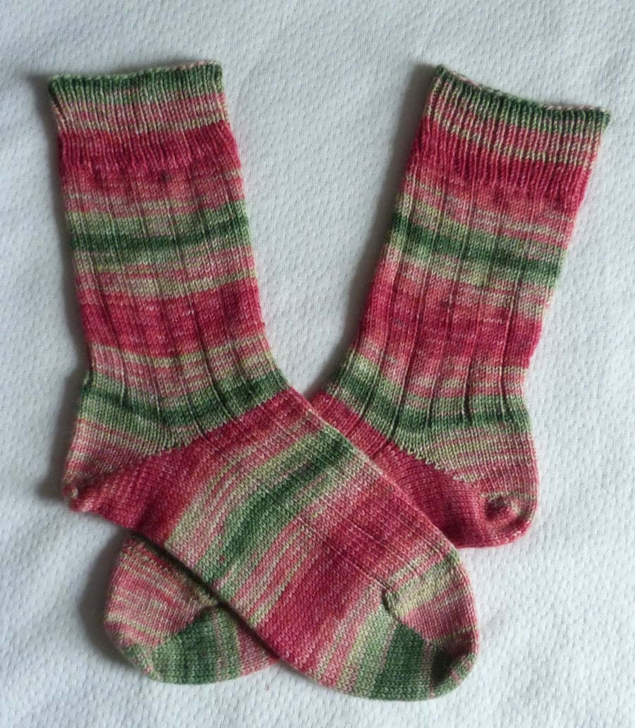 Hand-cranked Knitted Ribbed Wool Socks Size 6 to 7