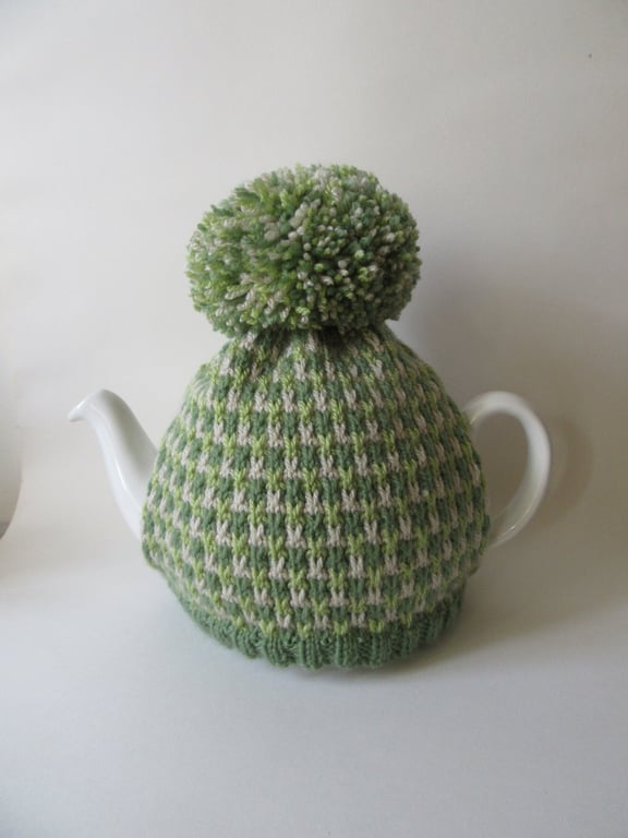 Tea cosie Tea cosy - green tweed with extra large pompom