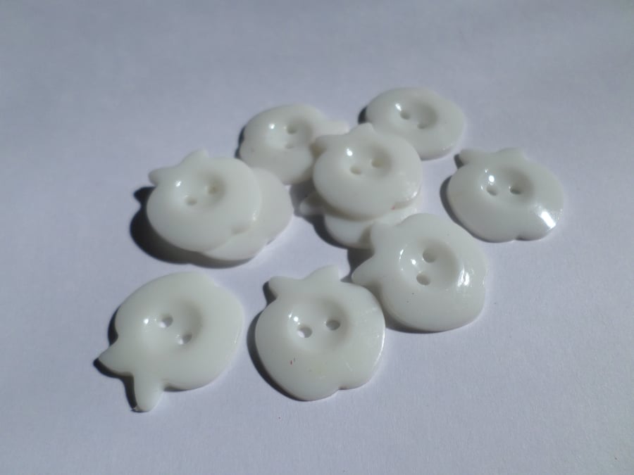 10 x 2-Hole Acrylic Buttons - 21mm - Apple - White 