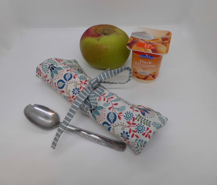 SOLD CLEARANCE Cutlery wrap pouch roll for picnics (cutlery not included)