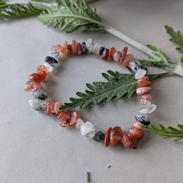Confidence boosting carnelian and rutilated quartz stretch bracelet