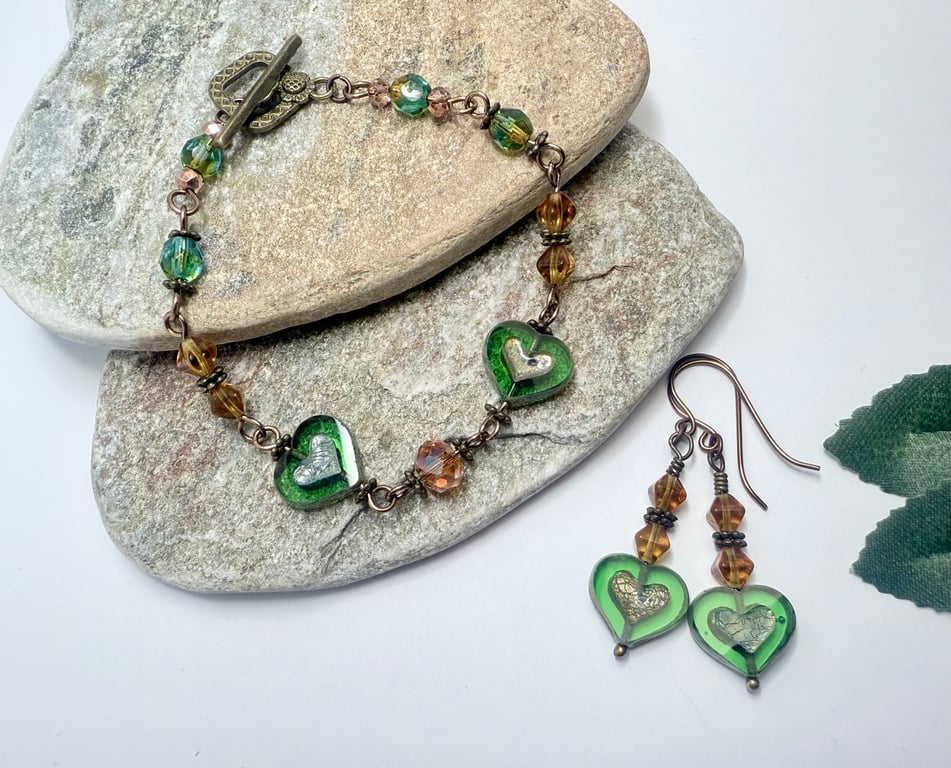 Handmade emerald green heart bracelet & earrings set, boho style matching set