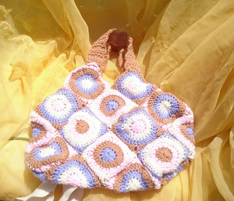 Crochet circles bag