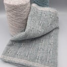 Lush two-tone textured lambswool scarf – Blue pearl