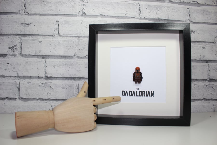 THE MANDALORIAN - FRAMED LEGO MINIFIGURE - FATHERS DAY DADALORIAN SPECIAL