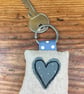 Gran keyring - Love heart in blue spots - embroidered linen and lavender - Image 3