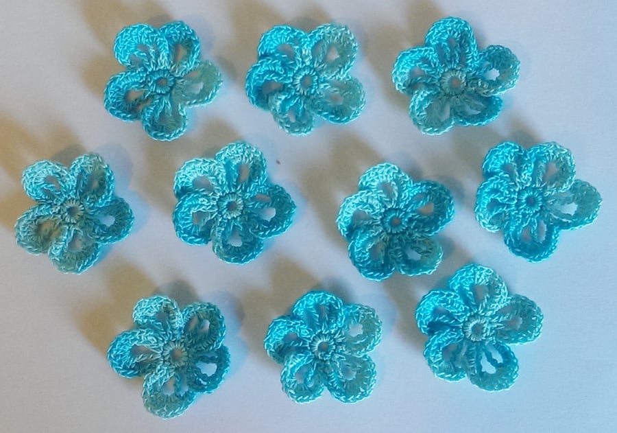 10 LOVELY TURQUOSE MULTI 100% COTTON FLOWERS 3.5cm - FOR CRAFTS AND SCRAPBOOKS!!