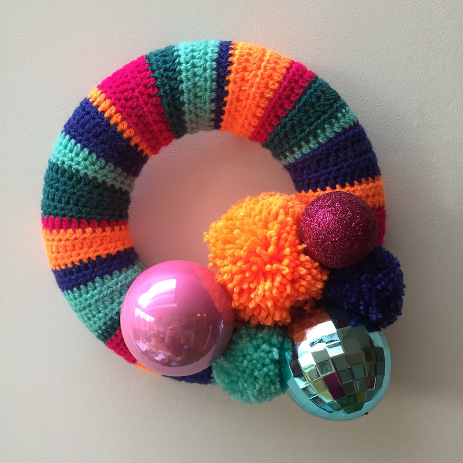 Crochet Christmas wreath, pompom wreath, bauble wreath, free UK shipping