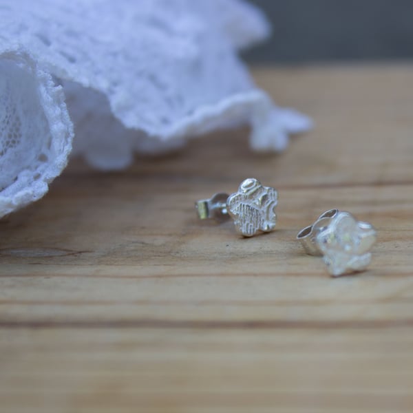 Eco Recycled Silver Flower Stud Earrings, Vintage Lace Pattern,