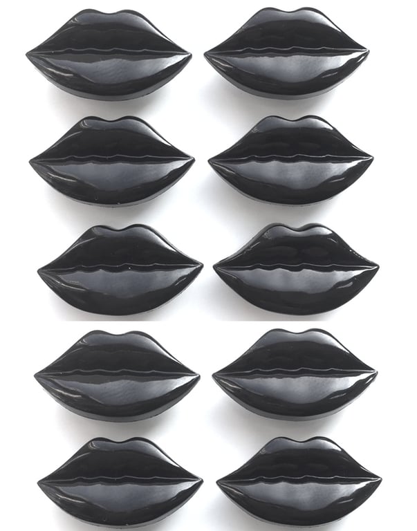 10 Bright Black Lips Buttons, 25mm (W) by 14mm (T), Shank Back
