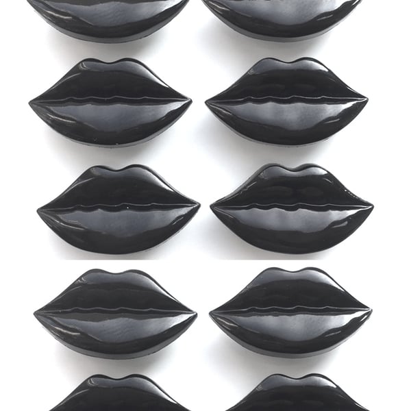 10 Bright Black Lips Buttons, 25mm (W) by 14mm (T), Shank Back