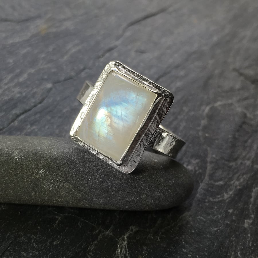 Moonstone silver statement ring U.K. P