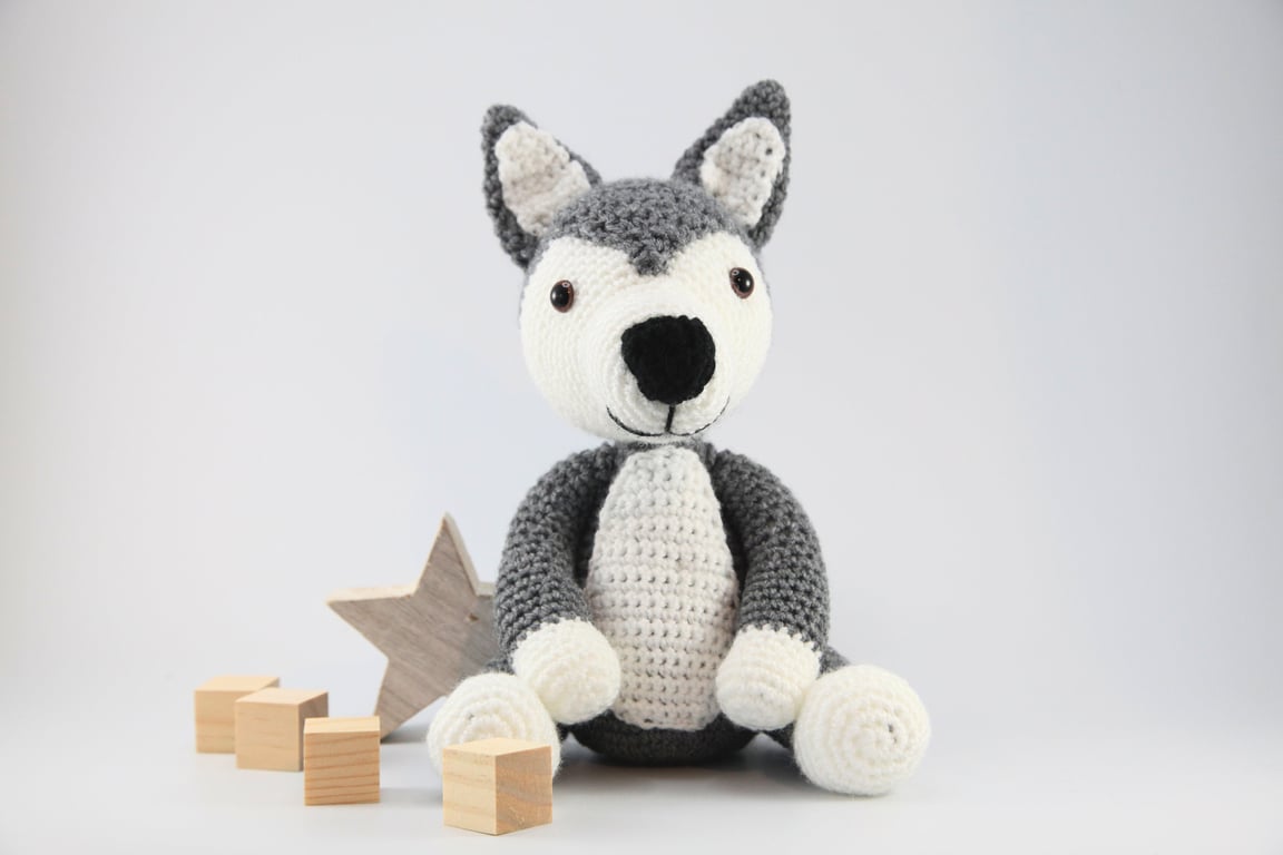 Husky dog toy, crochet cuddly toy, soft plush toy, husky gift, wolf