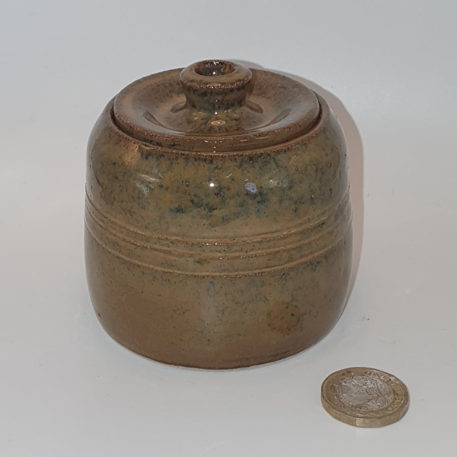 Trinket pot with lid