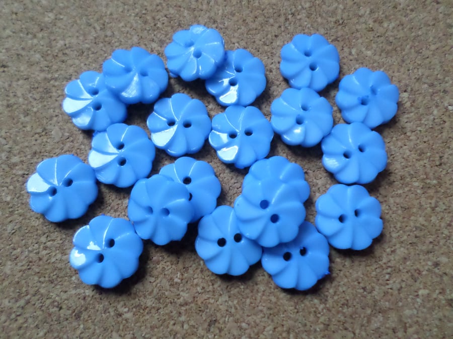 20 x 2-Hole Acrylic Buttons - Round - 14mm - Ridged Flower - Blue