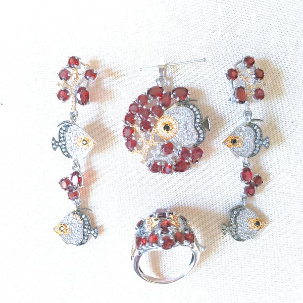 Garnet and Spinel Fish-in-the-Seabed Frieze Pendant and Dropper Earrings