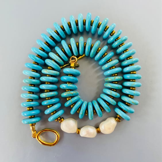 Turquoise and pearl necklace 