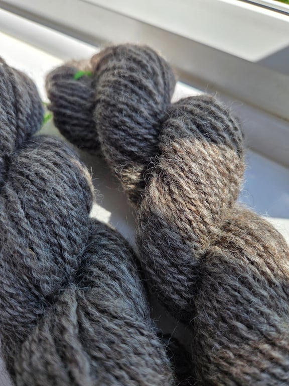 Handspun Harting Black Wool
