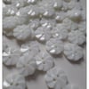 20 x 2-Hole Acrylic Buttons - Round - 14mm - Ridged Flower - White 
