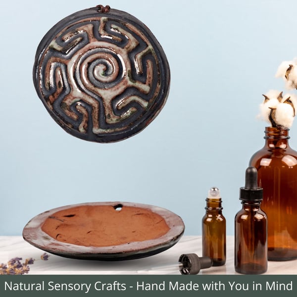 Multisensory finger labyrinth jewellery, Essential oil diffuser necklace red6