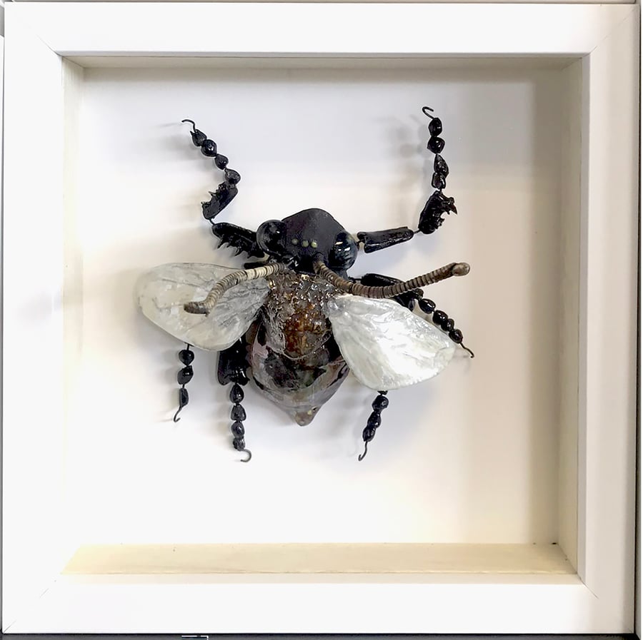 Ceramic Porcelain Bug Fly- Trixie