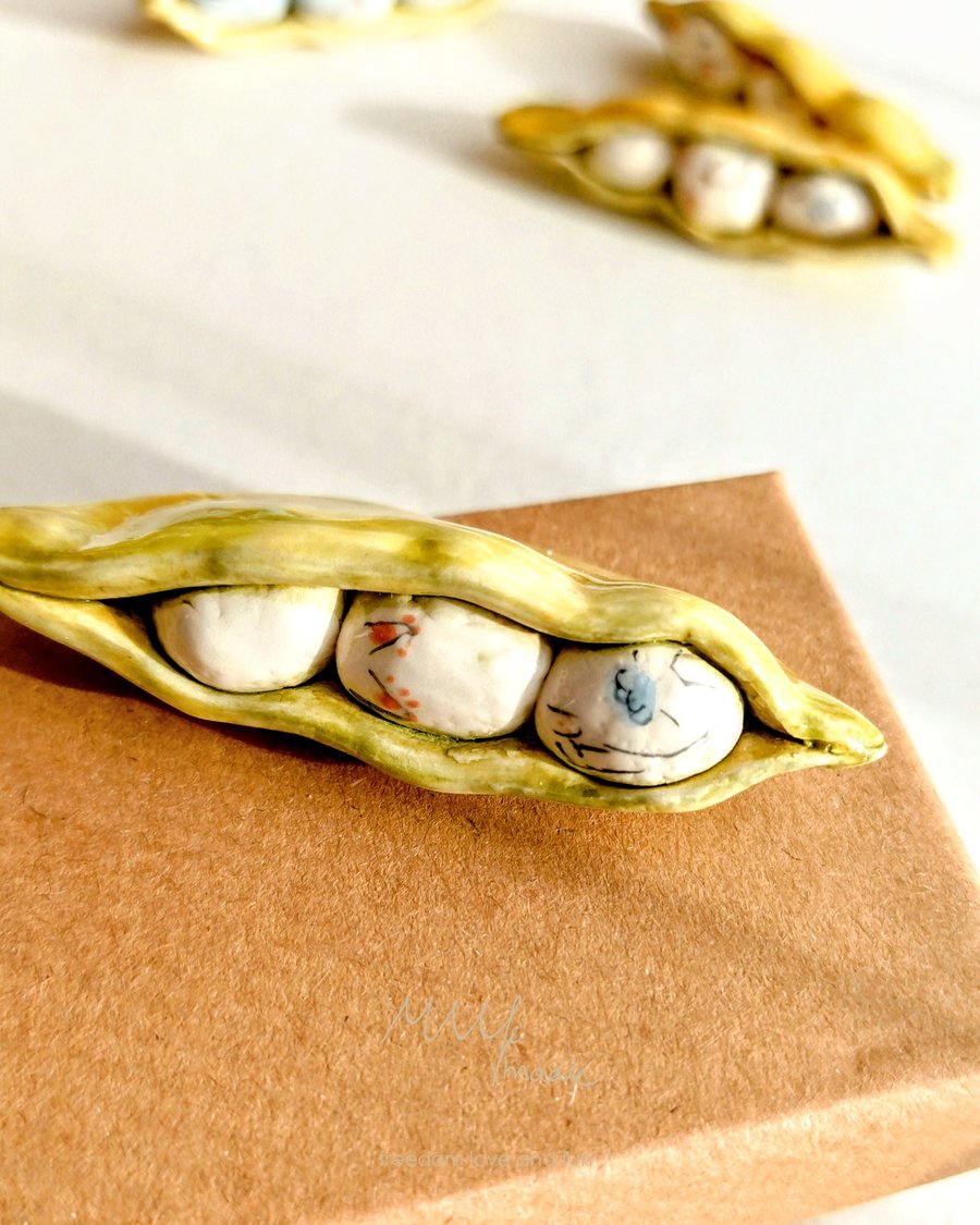 Purrfect Pea Sleepy Fuumamaru (Chopstick Rest)