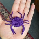 Micro macrame crab miniature 