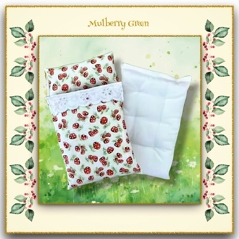 Little Nippers’ Strawberries Bed Set