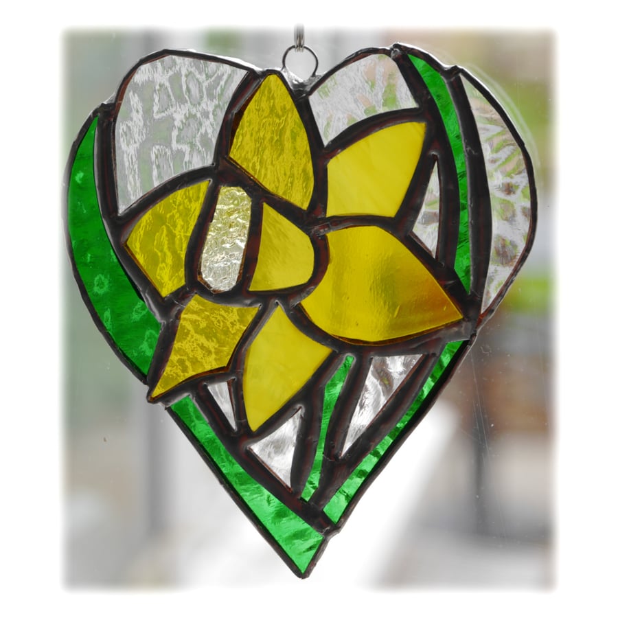 Daffodil Heart Suncatcher Stained Glass 010