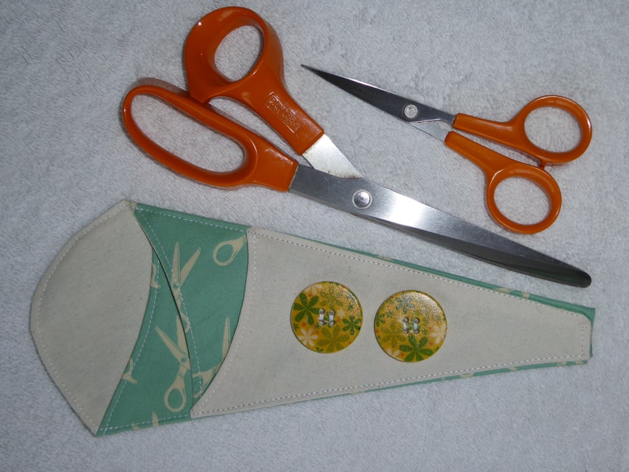 Scissor Holder. Fabric Scissor Case for 3 pairs Scissors. Green Scissors Print