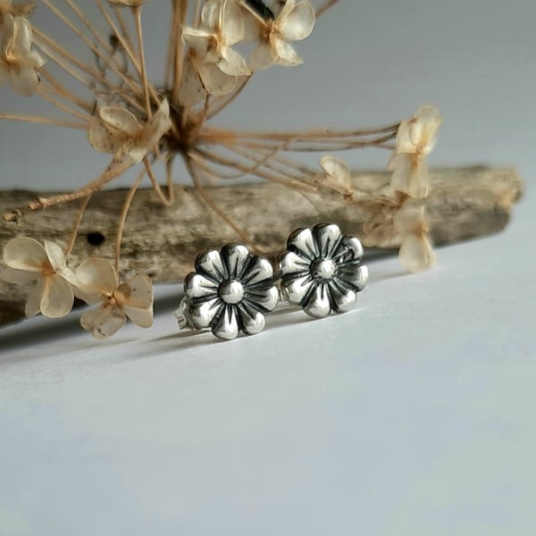 Little Daisy Stud Earrings - Oxidised Fine Silver - April Birth Flower