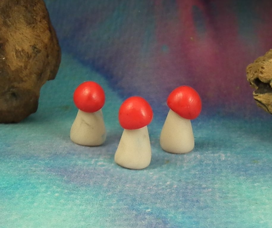 Trio of Toadstools ... Magic! OOAK Sculpt by artist Ann Galvin