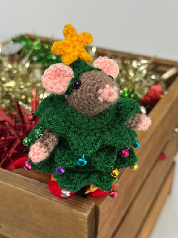 Crochet Christmas mouse