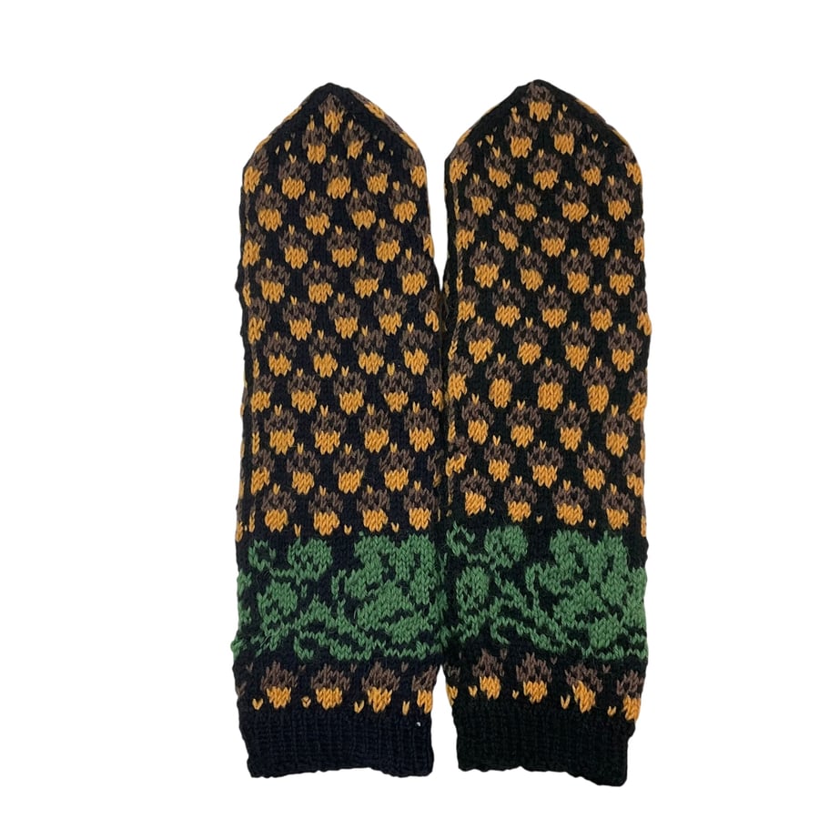 wool mittens with oak leaves and acorns motif ,nature lovers gift