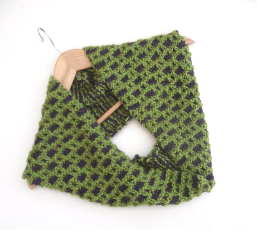 Two coloured textual cowl in apple green and purple 