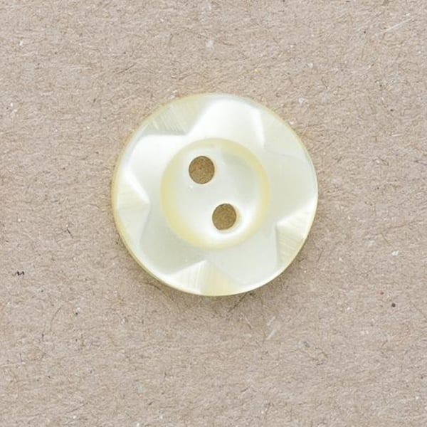 Yellow fruit gum 2 hole sewing buttons 14mm 