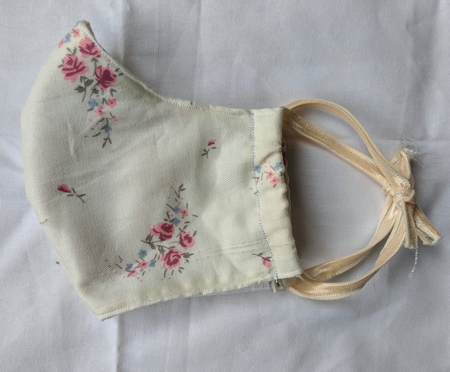 Cotton face mask with rose print pattern