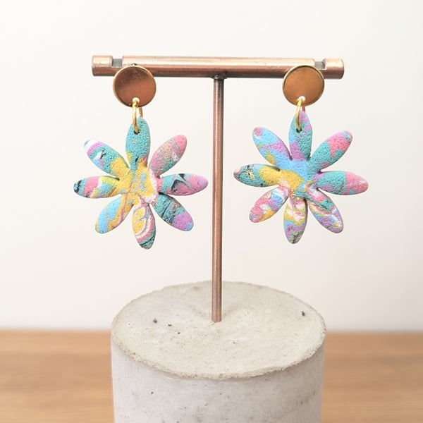 Spring lilac flower dangles