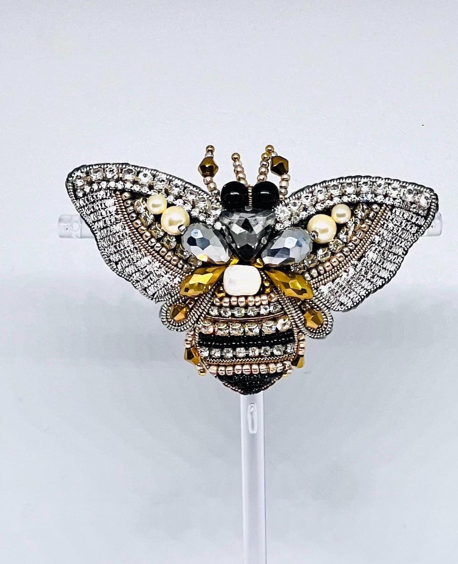 Luxury Handmade Beaded Bee Brooch, Sparkling Crystal Insect Pin, Elegant Nature-