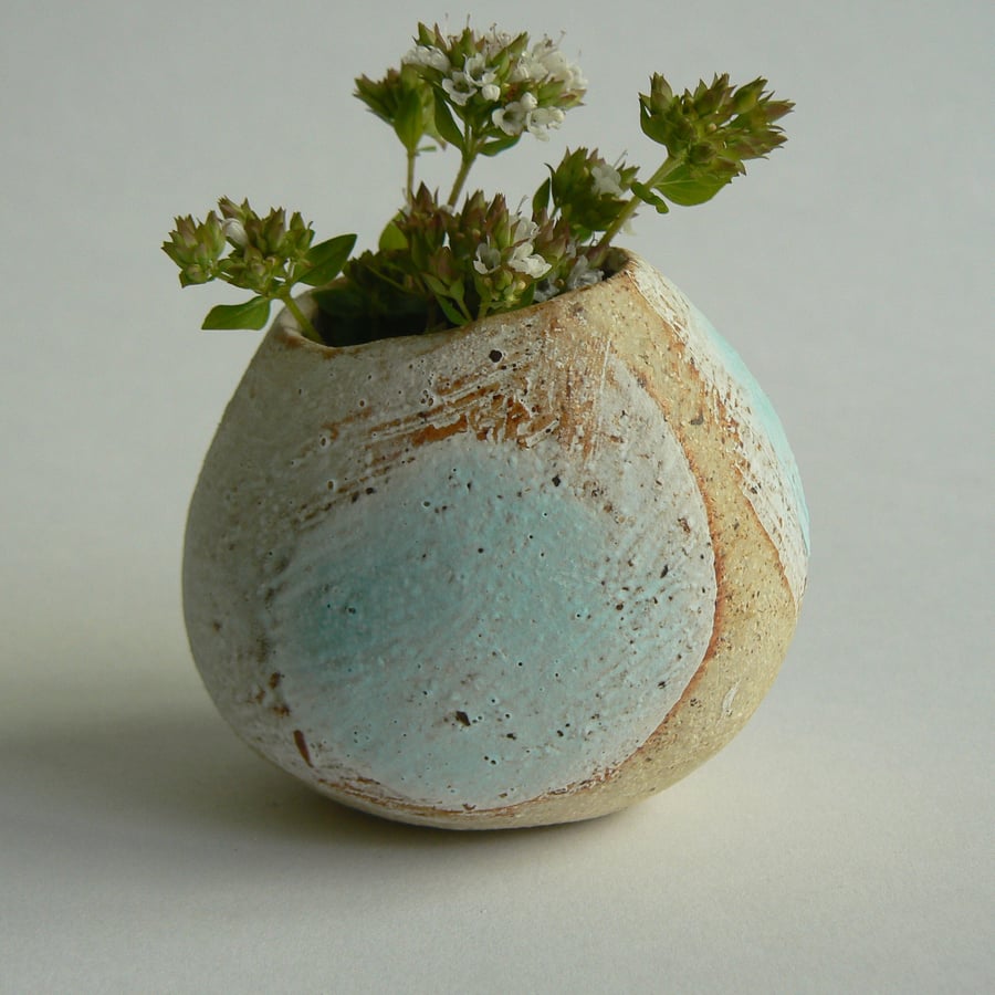 Pebble Vase 