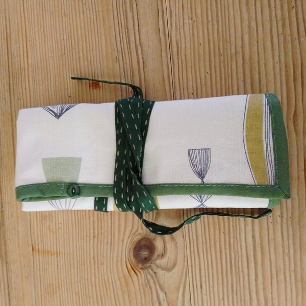 Make up brush roll holder