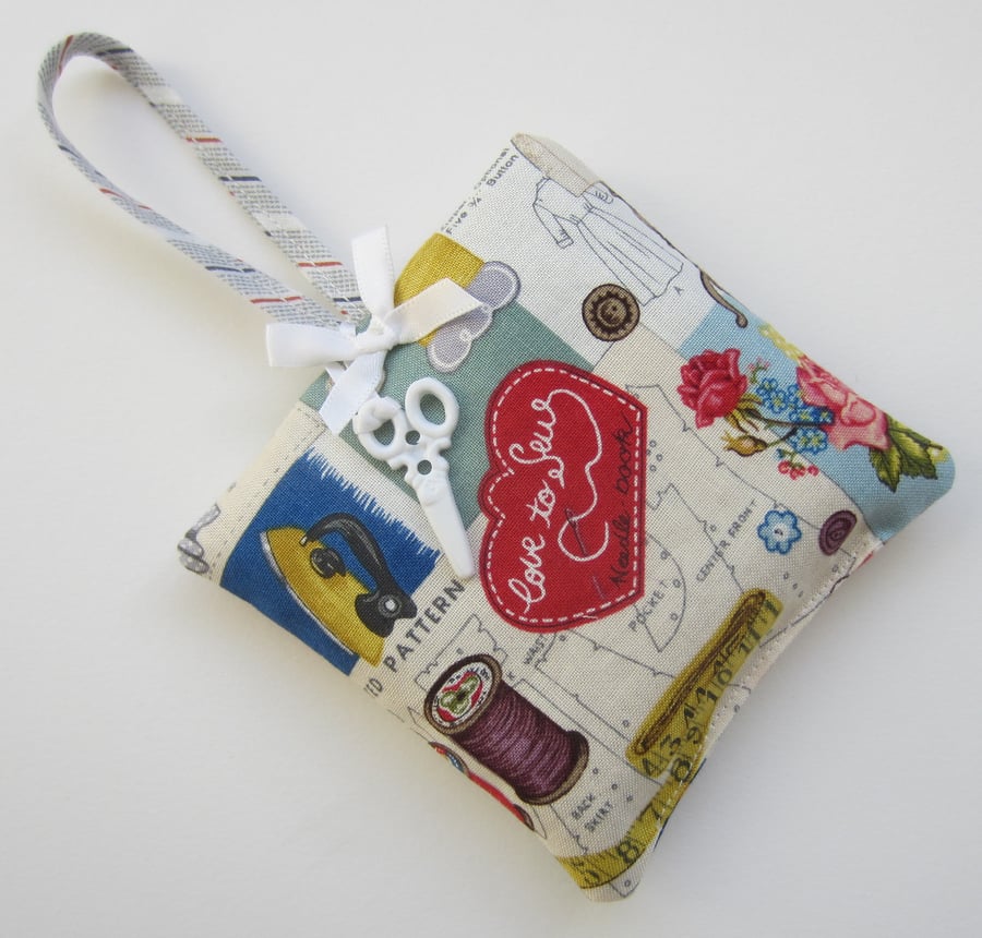 Vintage Sewing Items Lavender Bag. Love to Sew Lavender Sachet.