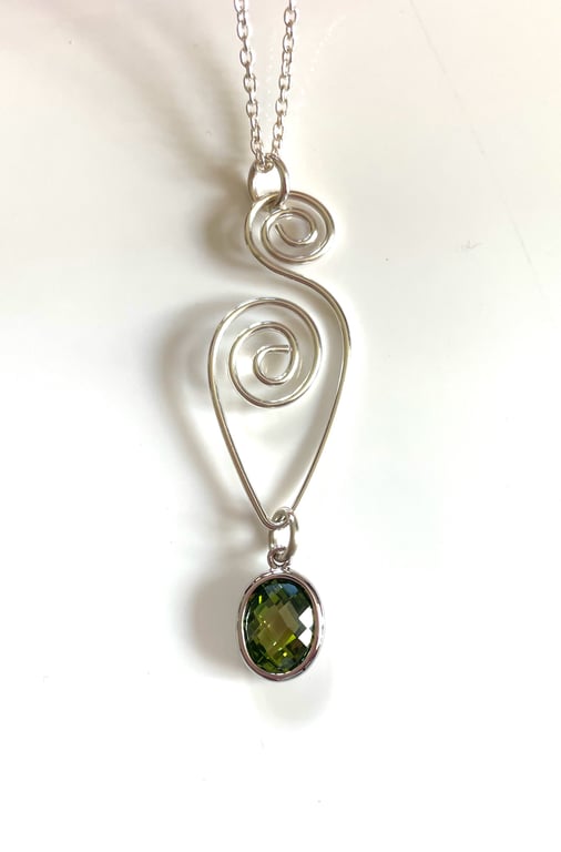 Art deco inspired peridot pendant 