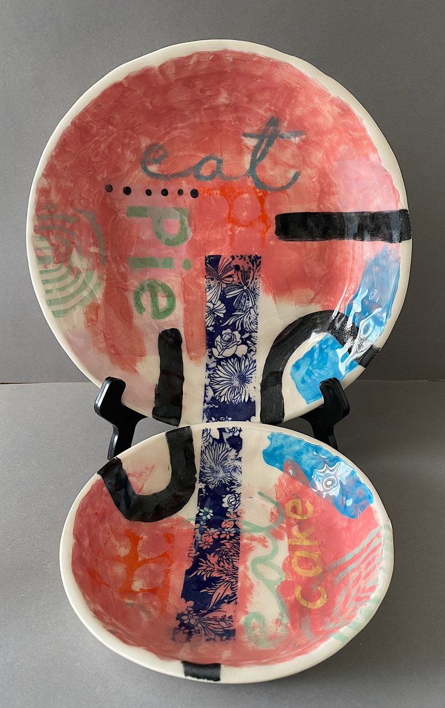 Multicoloured floral Pie & Cake ceramic plates. 