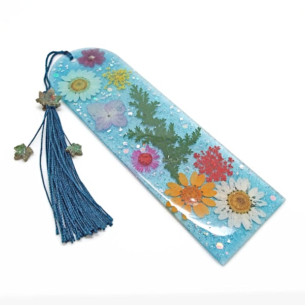Pressed Flower Bookmark with Ivy Leaf Decoration