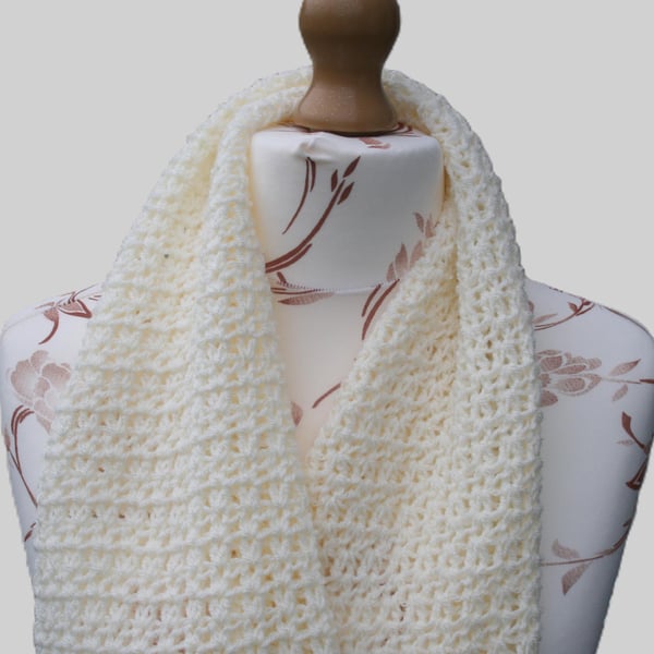  Classic Cream Shade Tassel Scarf -  Elegant Crocheted Scarf - Indoor Scarf