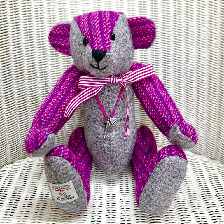 Rory: Harris Tweed Artist Bear 33cm (13")
