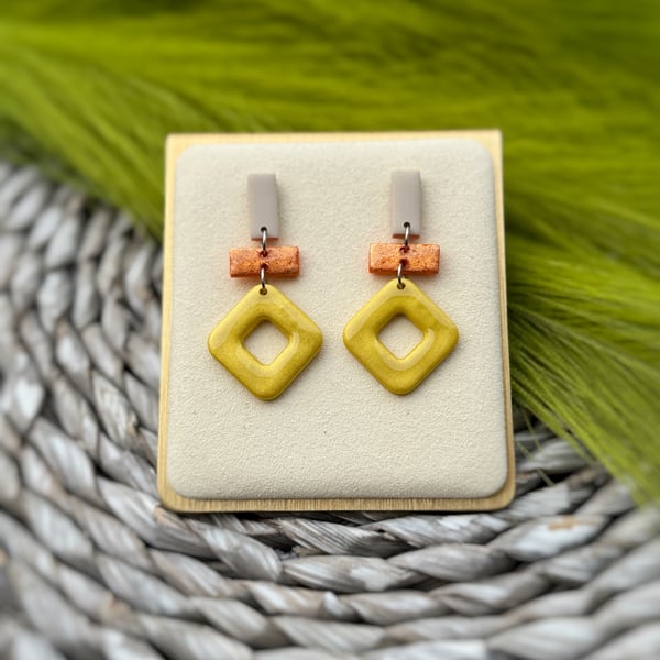 Golden Horizon Drop Earrings 