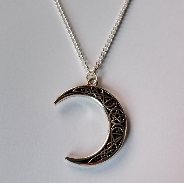 Crescent Moon Celtic Pentacle Necklace Wicca Pagan New Age