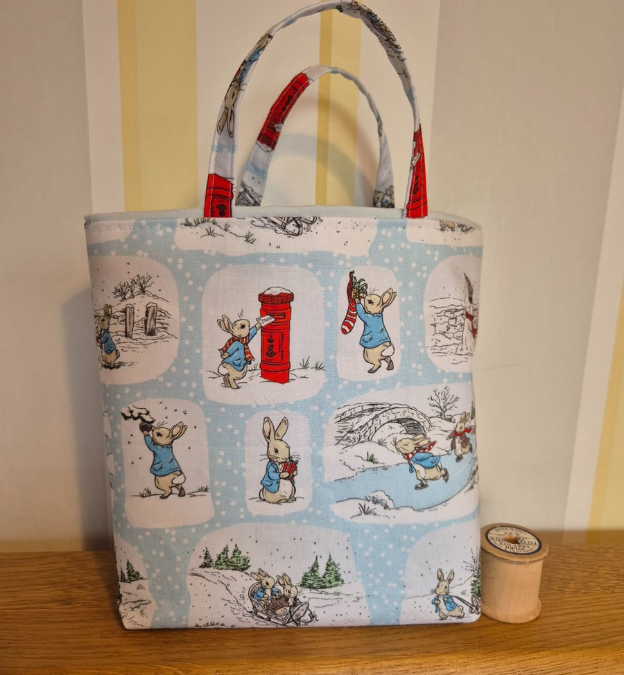 Christmas gift bag: Peter Rabbit posts a letter